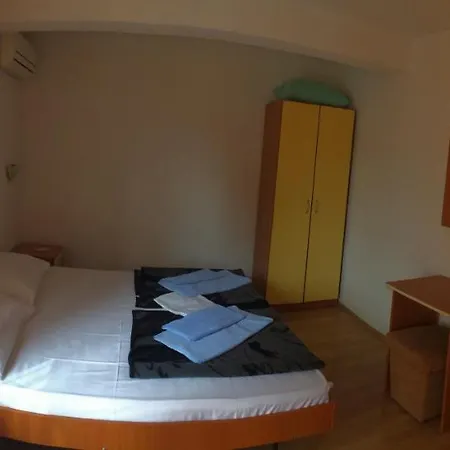 Iko Hostel *